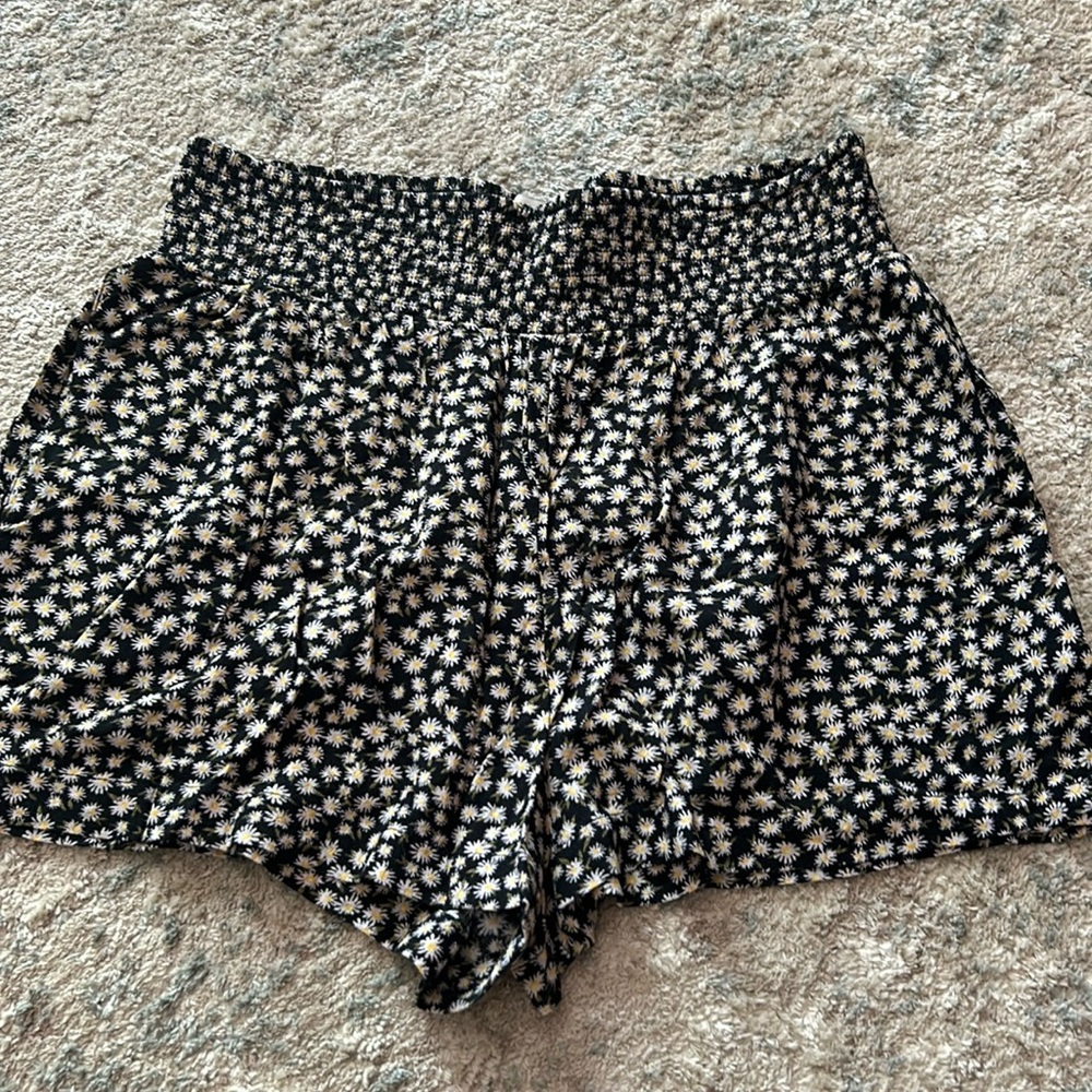 ✨AE Floral Shorts